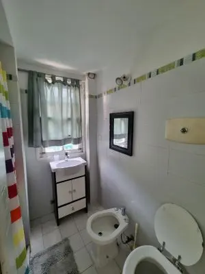 Houses|Cabins|Aptos|Villas... CASA CON PISCINA CERRADA CLIMATIZADA LA BARRA PARA 12, 5 DOR La Barra