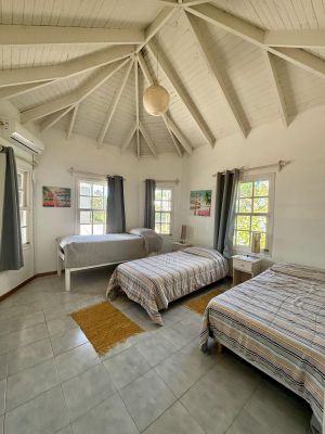 Casa Casa con Piscina cerrada Climatizada - La Barra, para 12, 5 dorm La Barra