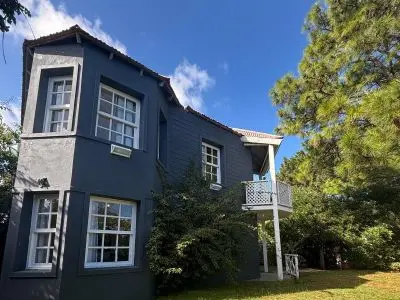 Casa con Piscina cerrada Climatizada - La Barra, para 12, 5 dorm