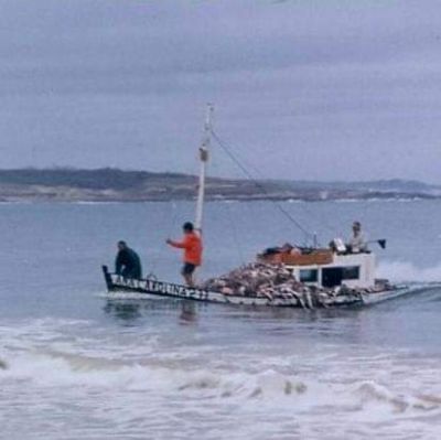 Imagen de Ana Carolina llegando a destino tras un día de pesca.