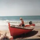 El velero Ana Carolina en una jornada de verano en Punta del Diablo.