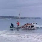 Imagen de Ana Carolina llegando a destino tras un día de pesca.