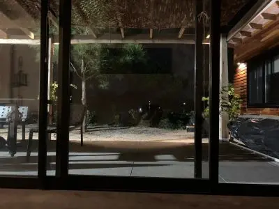 Vista exterior desde el living de la casa. 