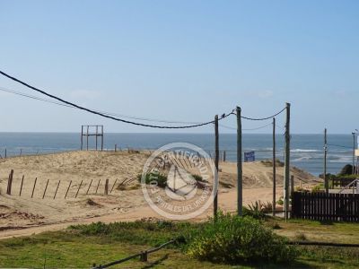 Dunas del Diablo - Cabaña con vista a la duna - Punta del Diablo
