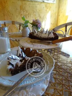 Cafeteria Delikatessen & Cía. - Pastelería Casera Punta del Diablo