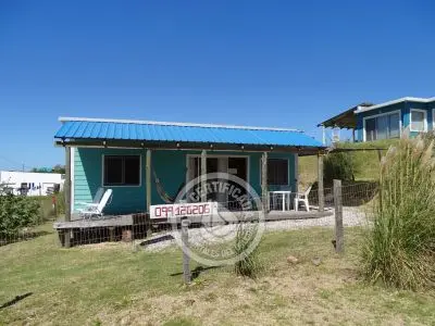 Cabin Cabaña frente al mar en La Viuda Punta del Diablo