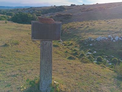 Mojon naciente Rio Santa Lucia