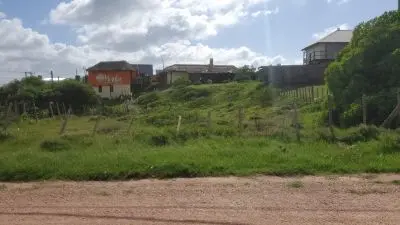 Excelente oportunidad terreno centrico a metros del mar