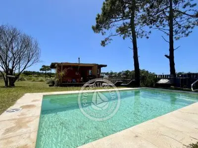 Bungalow Terrana, casa de bio construccion en la Viuda Punta del Diablo