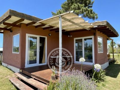 Bungalow Terrana, casa de bio construccion en la Viuda Punta del Diablo .- Foto del 11/12/24, 11:31