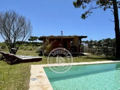 Bungalow Terrana, casa de bio construccion en la Viuda Punta del Diablo