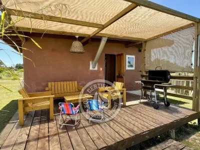 Bungalow Terrana, casa de bio construccion en la Viuda Punta del Diablo