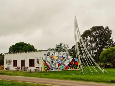 Memorias Vivas 19 de abril: un pueblo uruguayo renacido gracias al arte Rocha