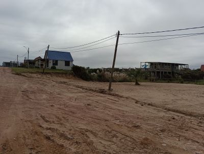 Local comercial con 2 terrenos  - Punta del Diablo