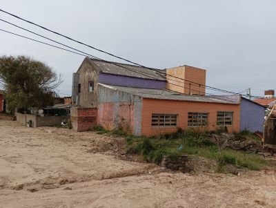 Local comercial con 2 terrenos  - Punta del Diablo