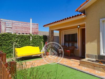 América - Chalet al frente - La Paloma