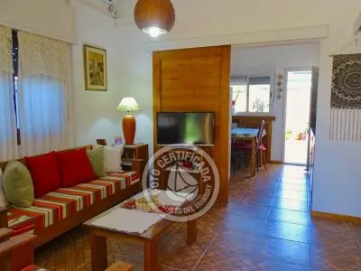 América - Chalet al frente - La Paloma