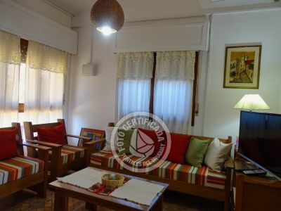 América - Chalet al frente - La Paloma