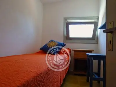 América - Chalet al frente - La Paloma