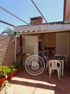 América - Chalet al frente - La Paloma