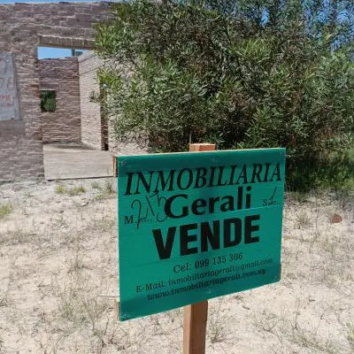 Casa terreno con proyecto  Punta del Diablo