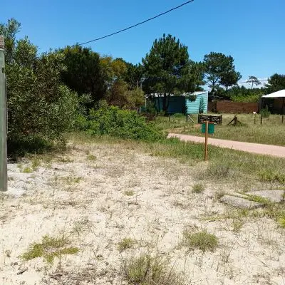 Casa terreno con proyecto  Punta del Diablo