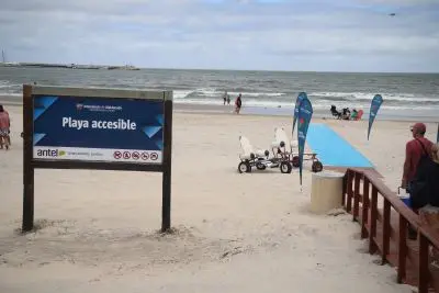 Paseos marítimos accesibles en Piriápolis