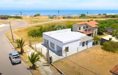 2 locales y casa - Oportunidad de inversión - La Paloma