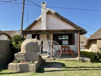 Cabaña Beija Flor Vip - al frente - hasta 5p Punta del Diablo