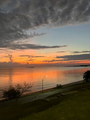 Apartment Apto con Piscina, GYM y terraza sobre Rambla, Vista al Rio Colonia