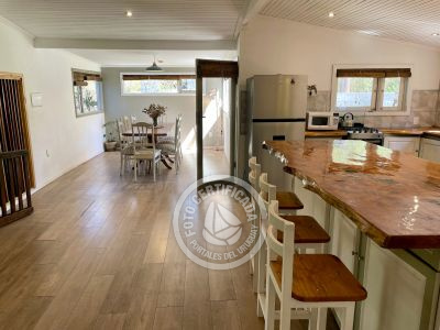 Casa Pitanga. casitas del bosque. Punta del Diablo