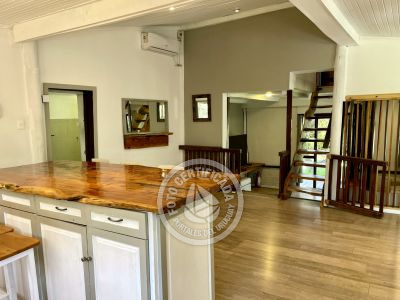 Casa Pitanga. casitas del bosque. Punta del Diablo