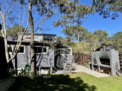 Casa Pitanga. casitas del bosque. Punta del Diablo
