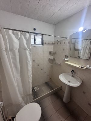 Cabaña Casa amarilla con hermoso parque Punta del Diablo