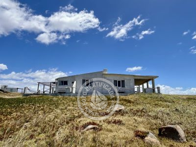 Complejo Casa grande y monoambiente zona faro Cabo Polonio