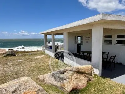 Complejo Casa grande y monoambiente zona faro Cabo Polonio
