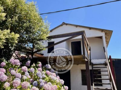 Casa Sol. Cabaña en planta alta, terraza y acceso a jardín