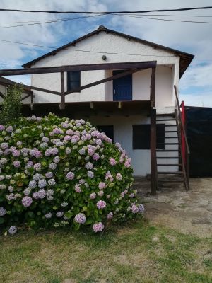 Cabin Casa Sol. Cabaña en planta alta, terraza y acceso a jardín Valizas