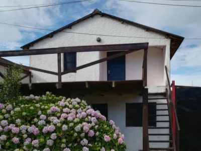 Houses|Cabins|Aptos|Villas... Casa Sol. Cabaña en planta alta, terraza y acceso a jardín Valizas