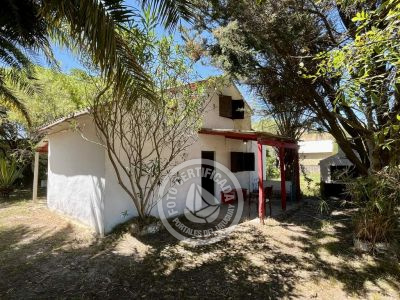 Laurel. Parrillero, 2 dormitorios, 5 personas