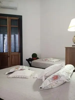 House Casa Centrica en Colonia · Vistas Abiertas & Patio Natural Colonia del Sacramento