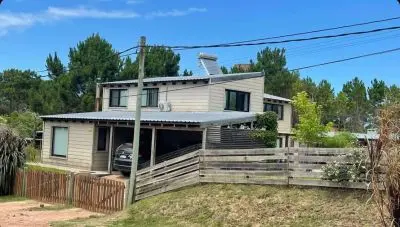 Casa Se ofrece propiedad muy elegante y distinguida en PDD  Punta del Diablo