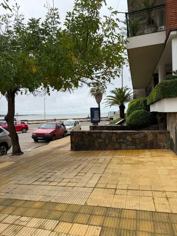 Apartamento 4dormitorios patios Plaza Gomenzoro Rambla Pocitos PCarretas en Montevideo