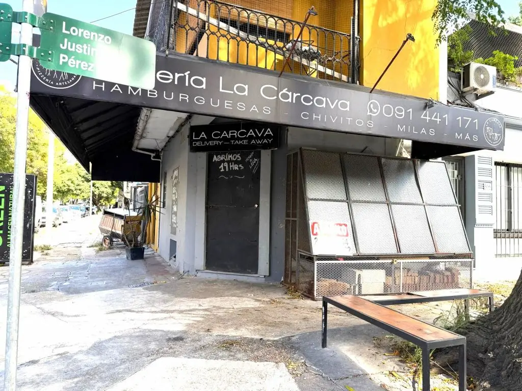 Outros Local en Pocitos esquina Etchevarriarza y Berro en Montevideo