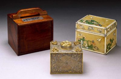 Tea caddy