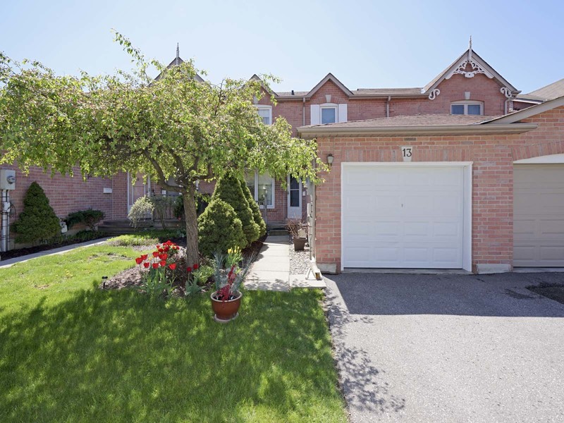 13 Hillhurst Crescent, Courtice, Ontario,