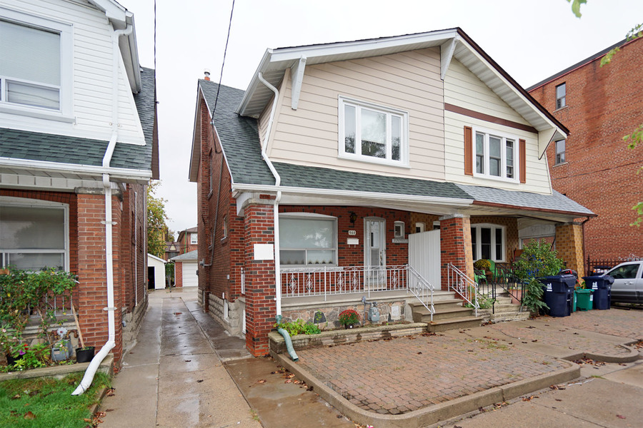 968 Greenwood Ave, Toronto, Ontario,