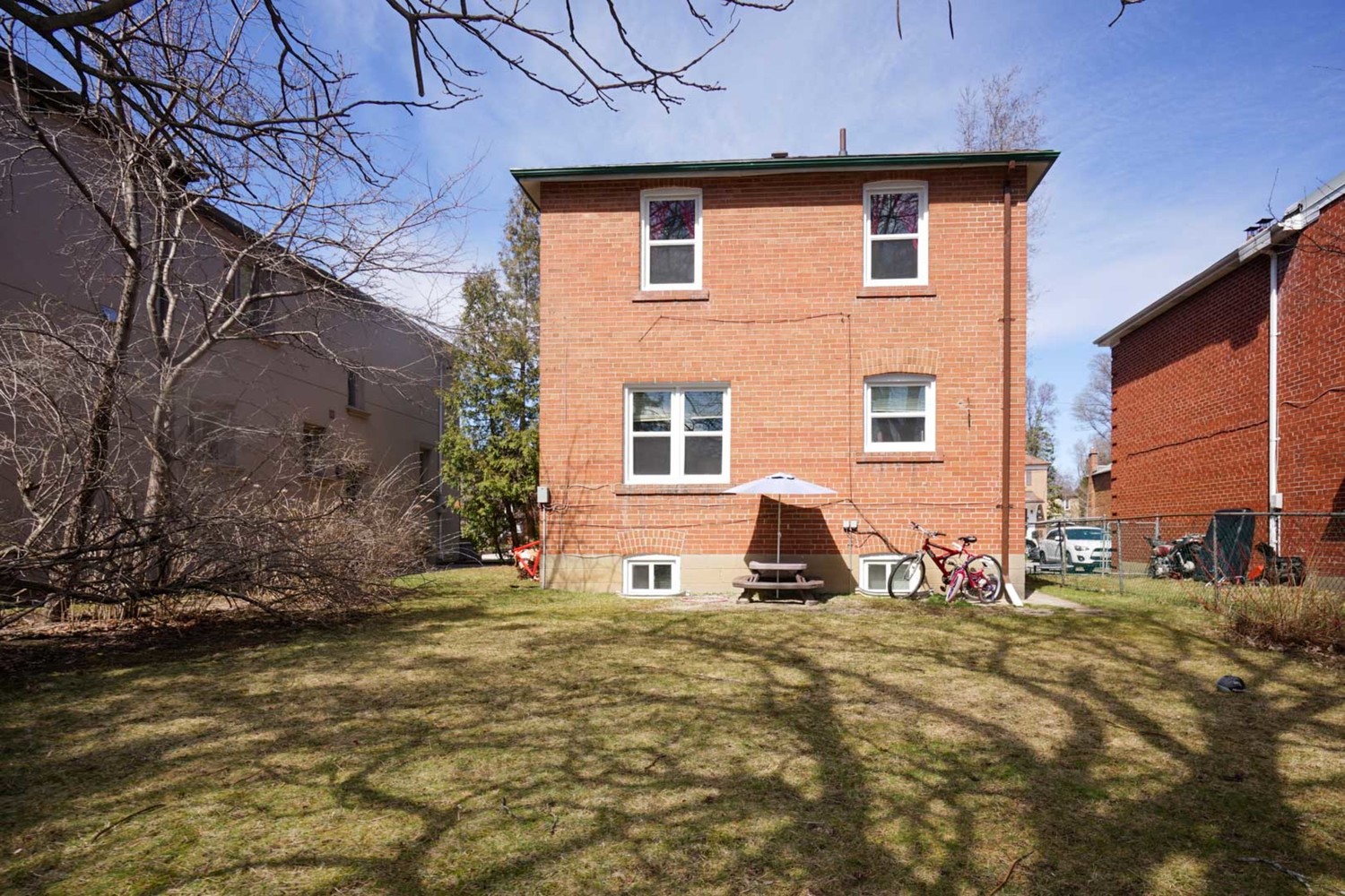 15 Newbury Lane, Toronto, Ontario,