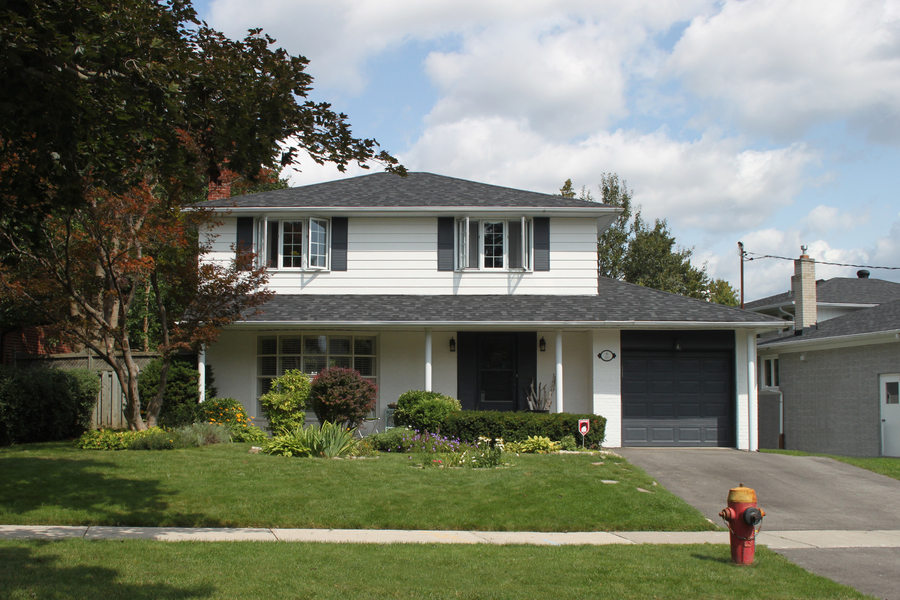 6 Stubbs Drive, North York, Ontario, M2L 2R1