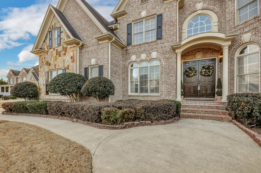 12760 Oak Falls Drive